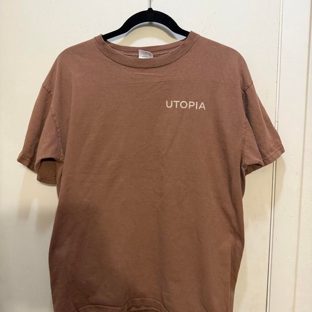 Utopia Men's Brown and Tan T-shirt